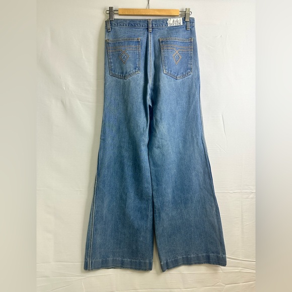 👖 Vintage Wide-Leg Denim Jeans with Unique Embellishments - Made in Hong Kong - Picture 8 of 15